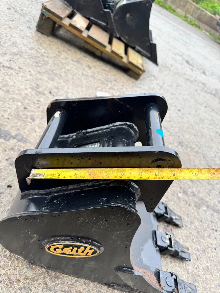 11” Geith Bucket on 30mm pins - Image 4