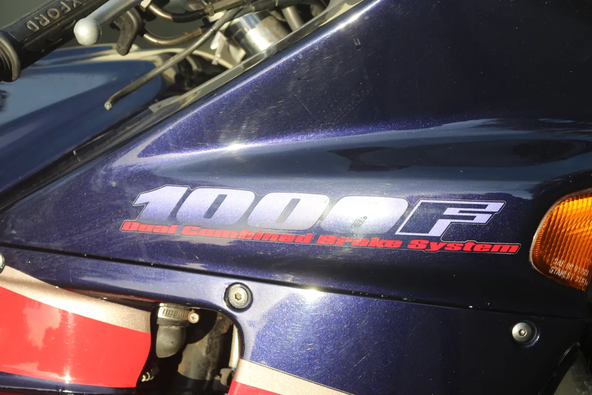 1994 Honda CBR1000 F with panniers - Image 3
