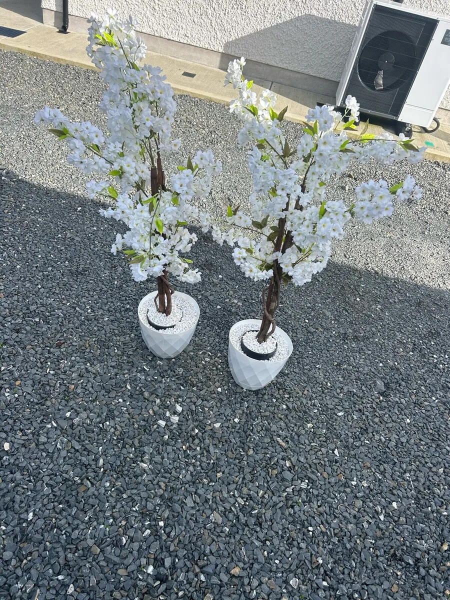 Faux flowers - Image 4