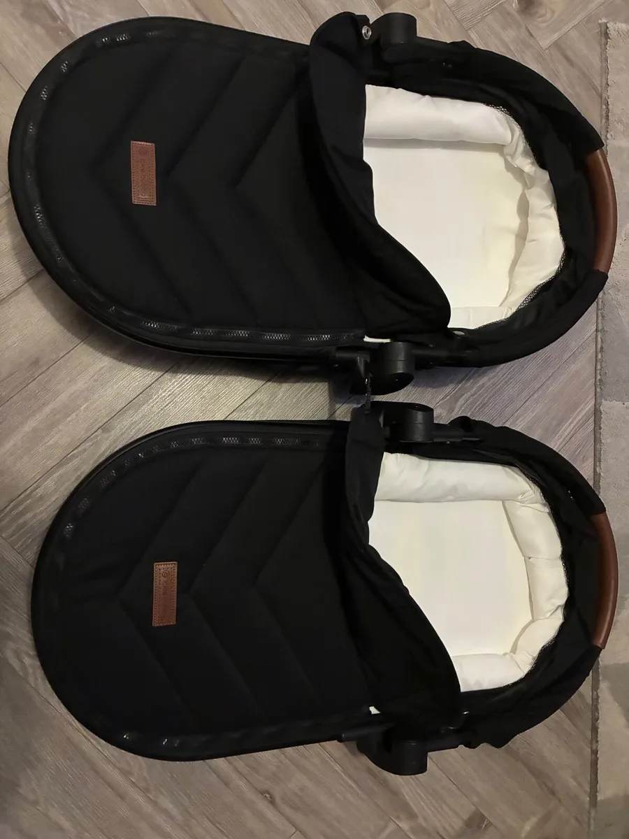 Twin Travel System - Image 4