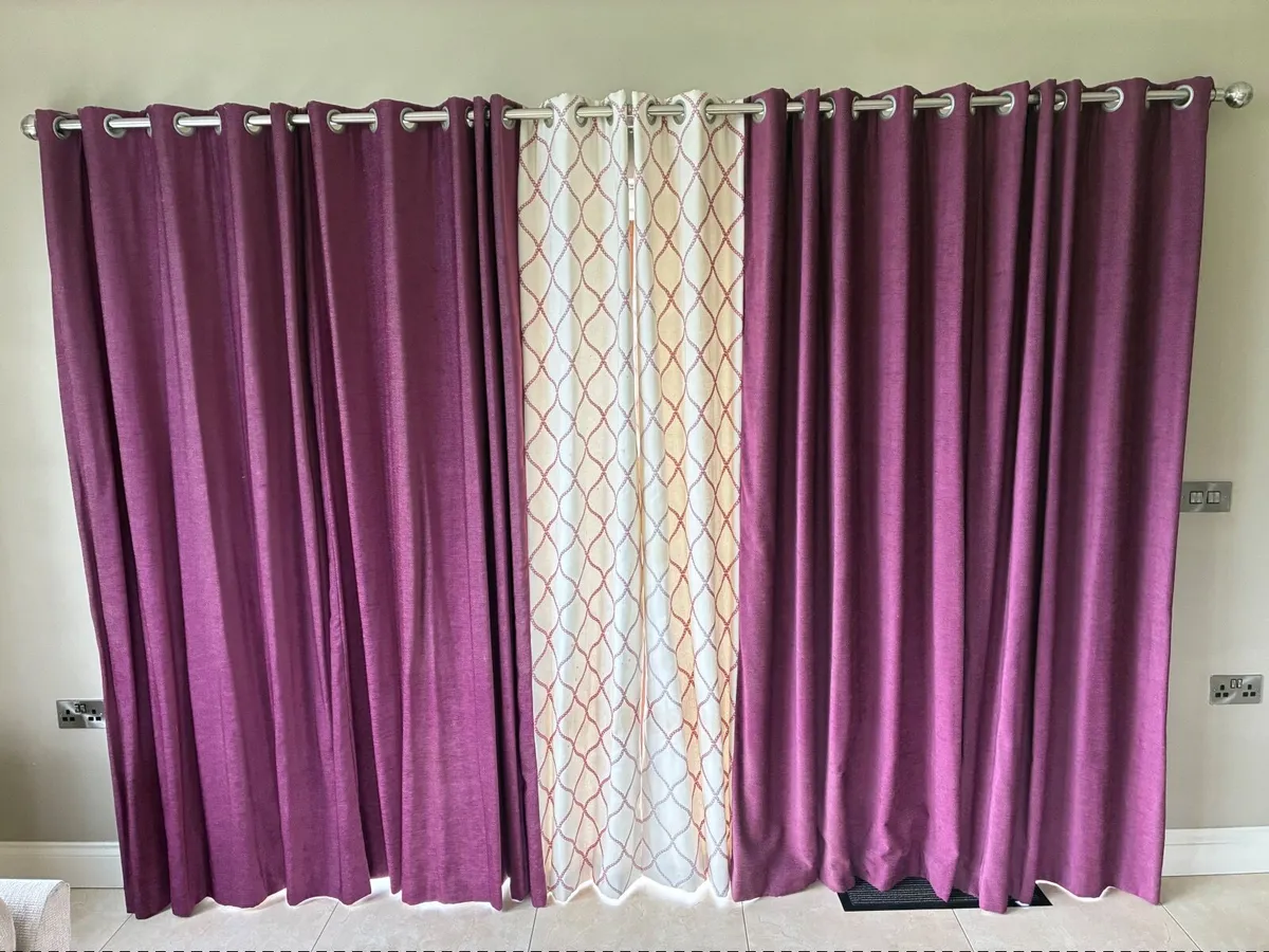 Curtains - Image 2