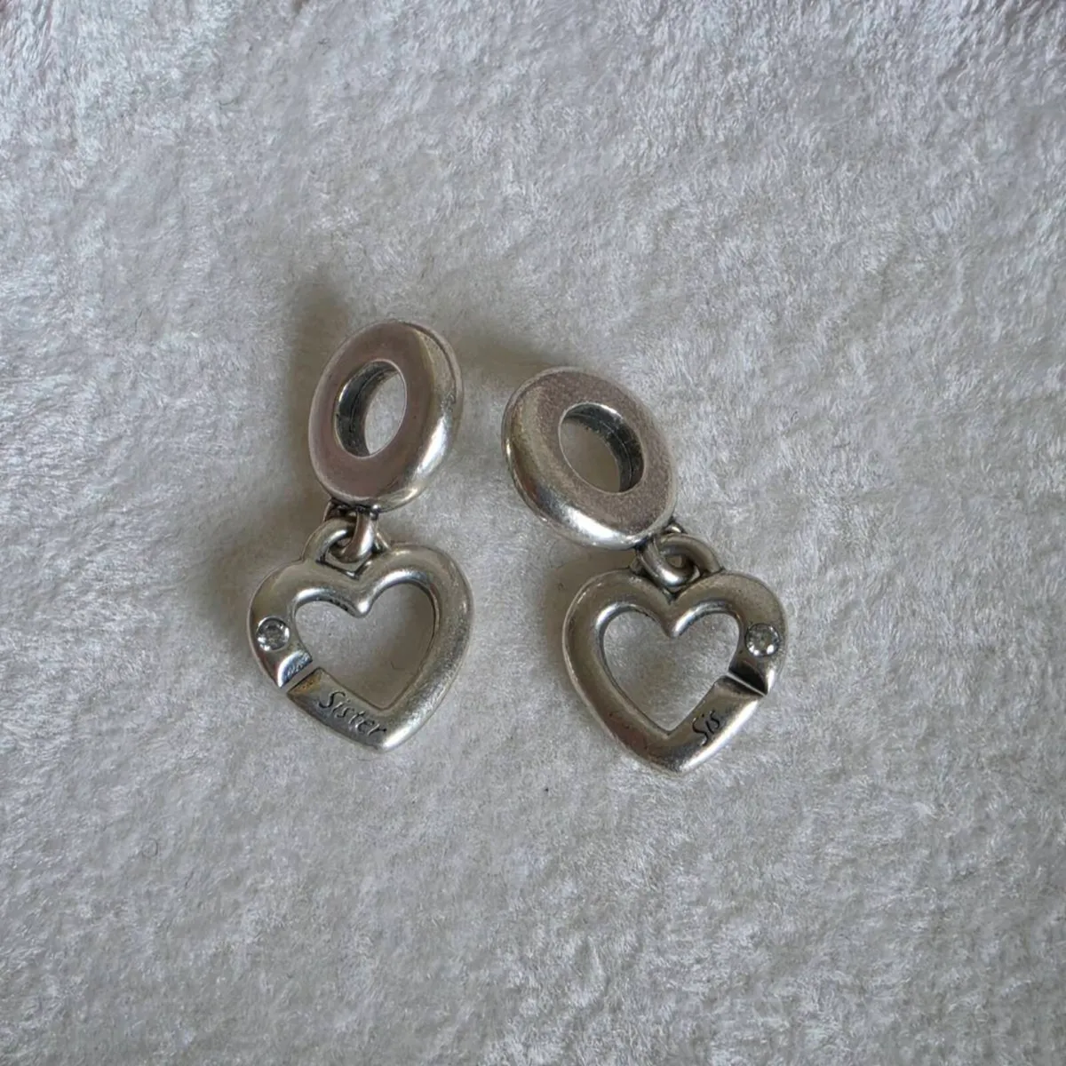 PANDORA LINKED SISTER HEARTS SPLIT DANGLE CHARM - Image 3