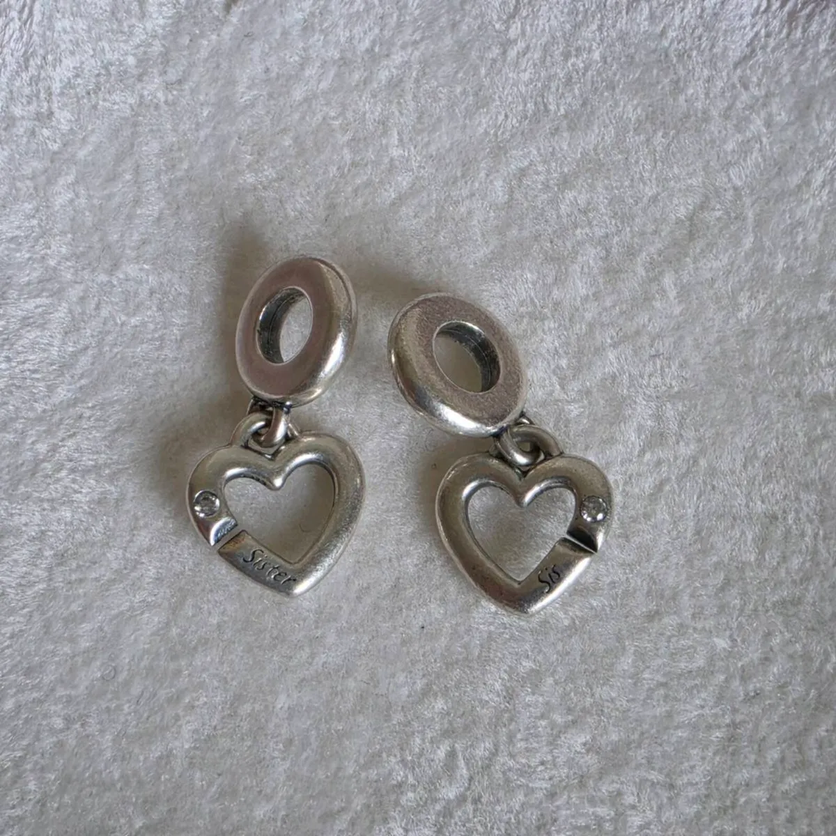 PANDORA LINKED SISTER HEARTS SPLIT DANGLE CHARM - Image 4