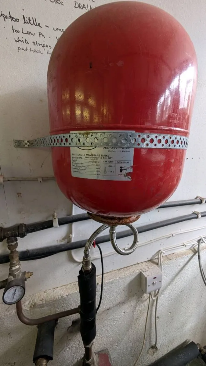 Expansion vessel 24L