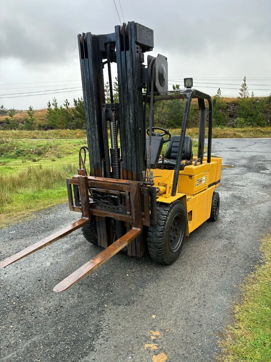 3 tonne forklift - Image 1