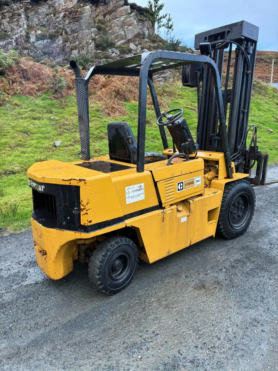 3 tonne forklift - Image 3