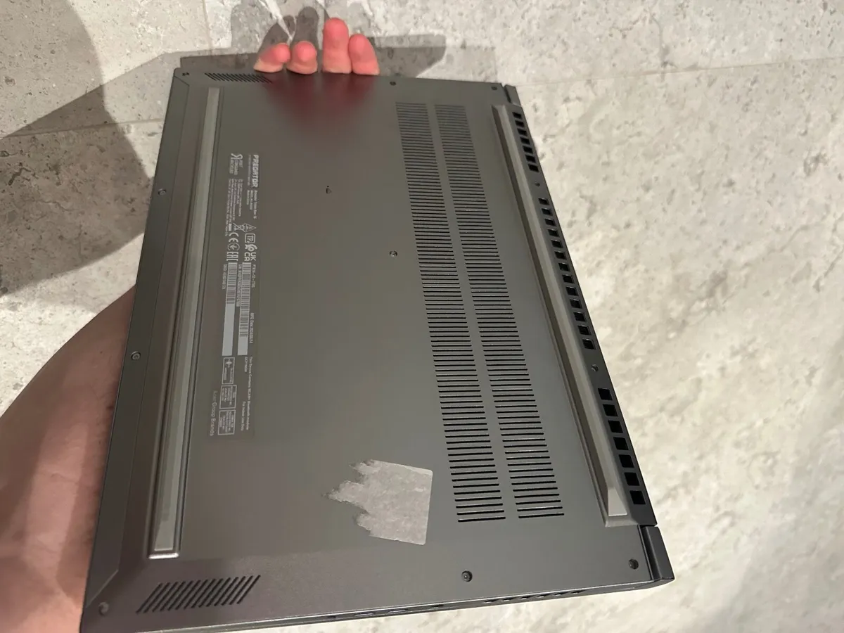 Laptop - Image 2