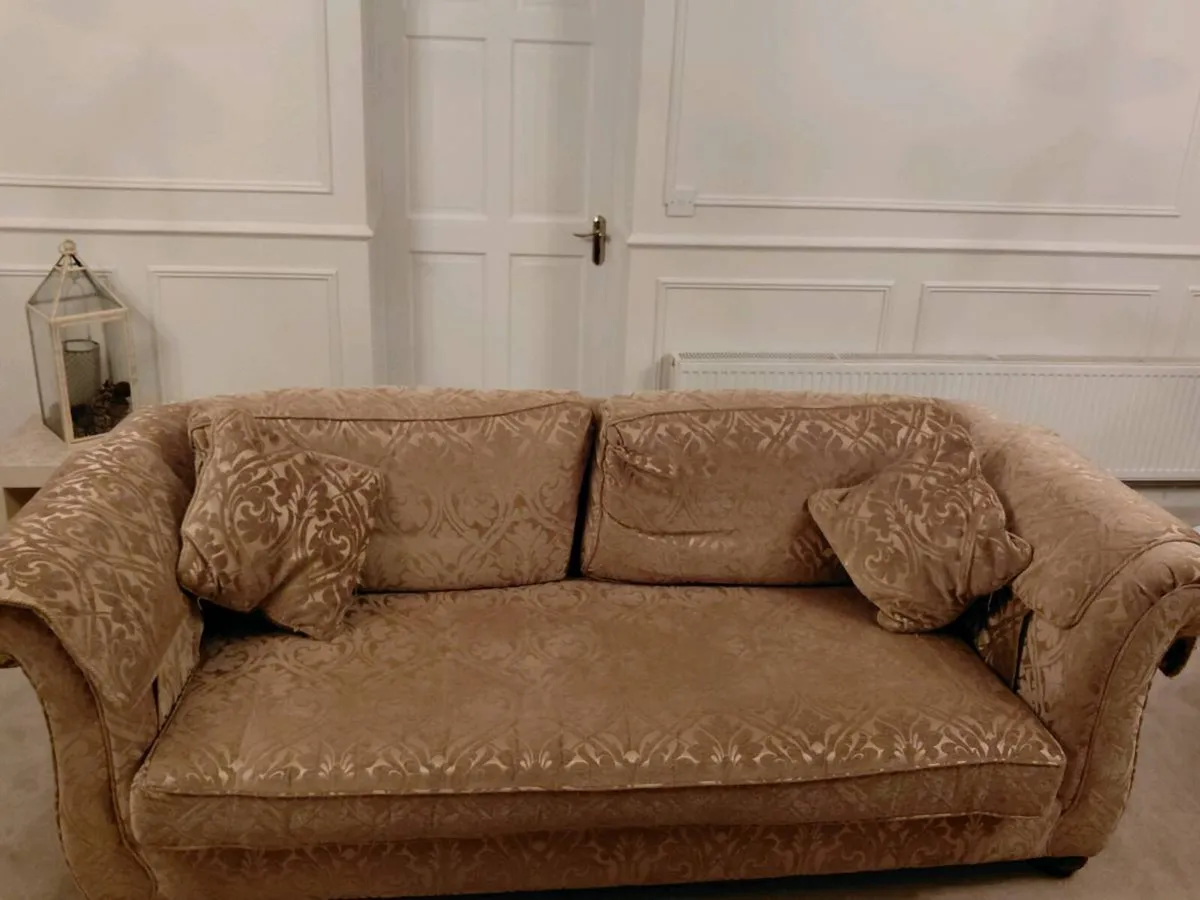 Quality Finline Furniture Suite - Image 4