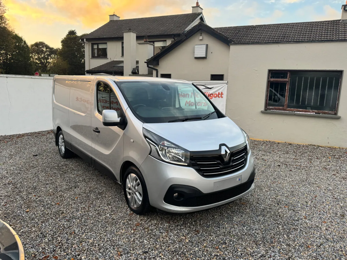 2019 Renault Trafic  Sport - Image 1