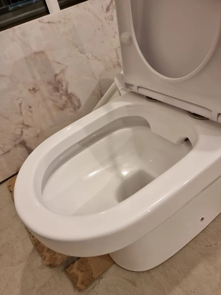 Toilets - Image 3