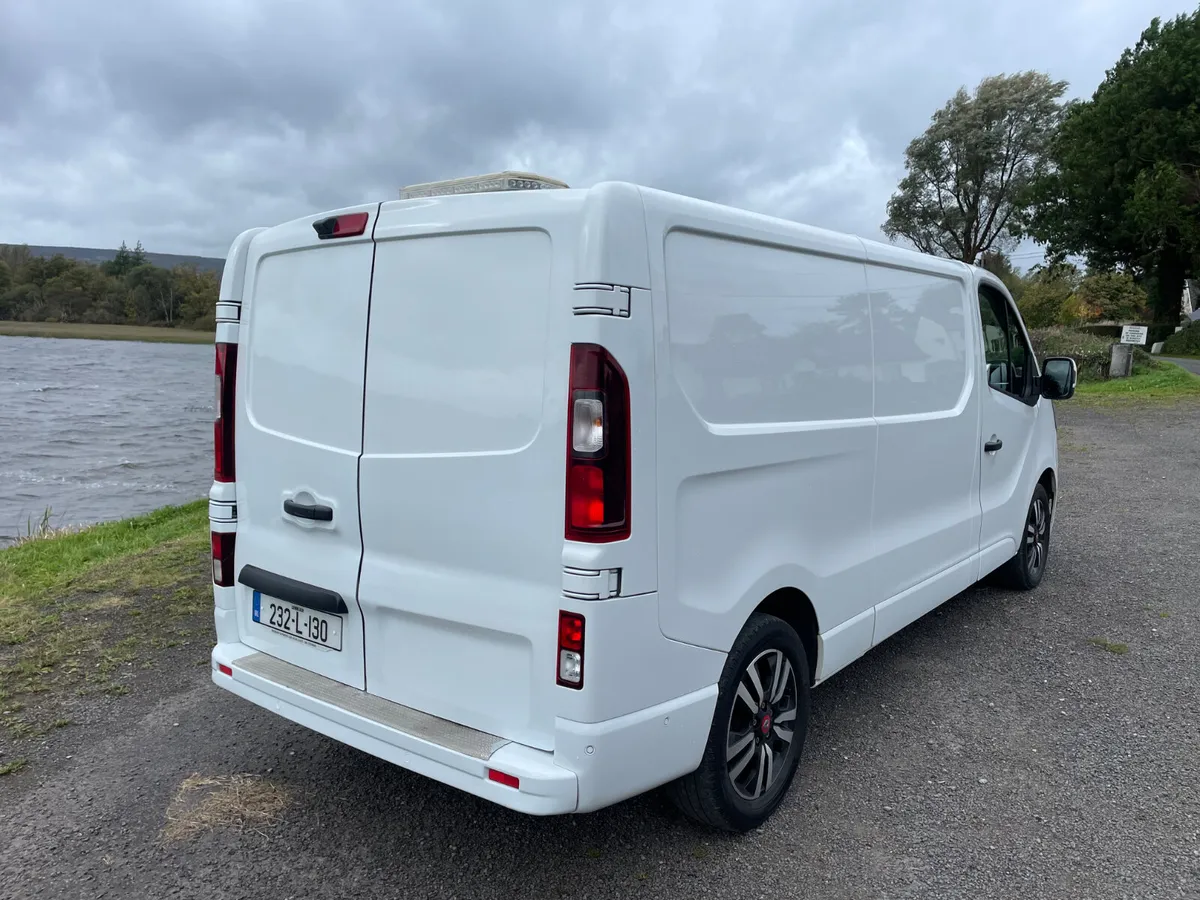 Renault Trafic 2023 2.0 diesel 150bhp crvt 8/27 - Image 4