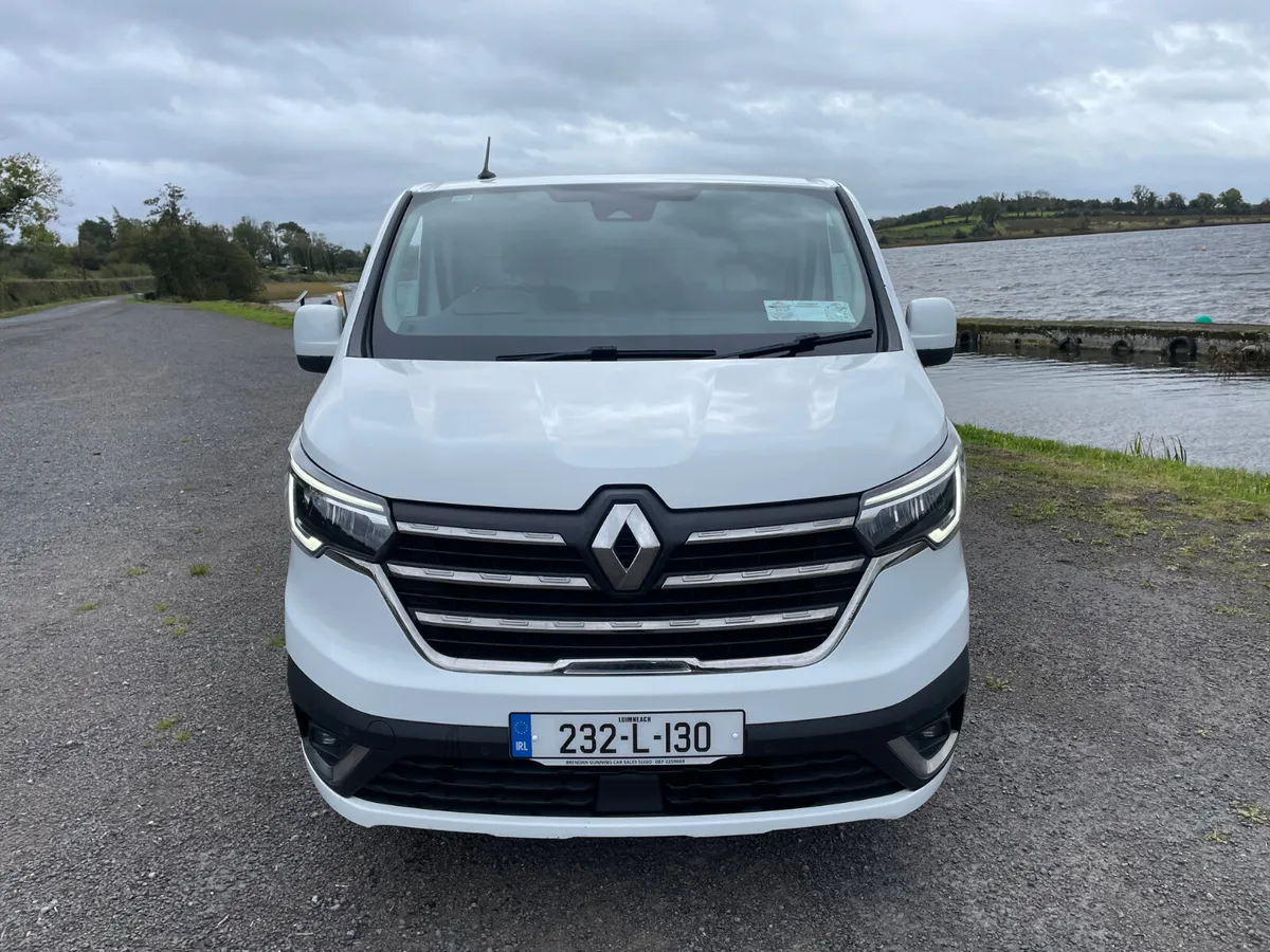 Renault Trafic 2023 2.0 diesel 150bhp crvt 8/27 - Image 3