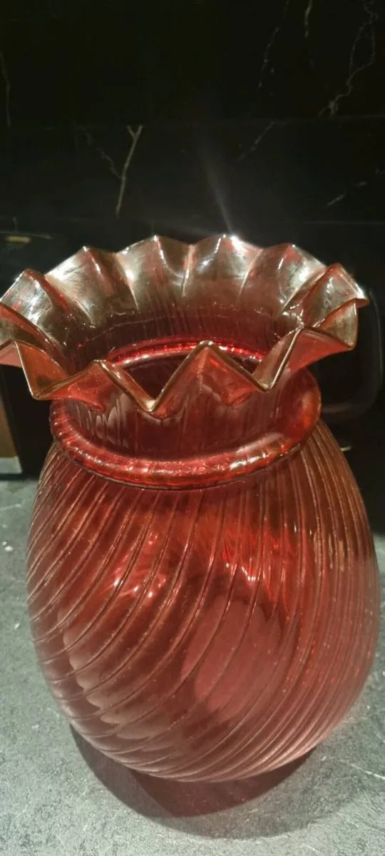 ANTIQUE CRANBERRY GLAS SHADE OF CHURCH HEATER LAMP - Image 4