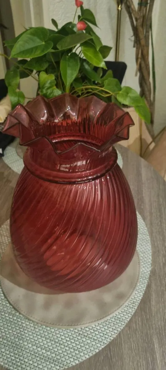 ANTIQUE CRANBERRY GLAS SHADE OF CHURCH HEATER LAMP - Image 1