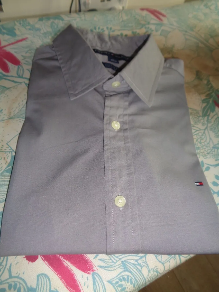 Tommy Hilfiger Mens Shirt for Sale - Image 2