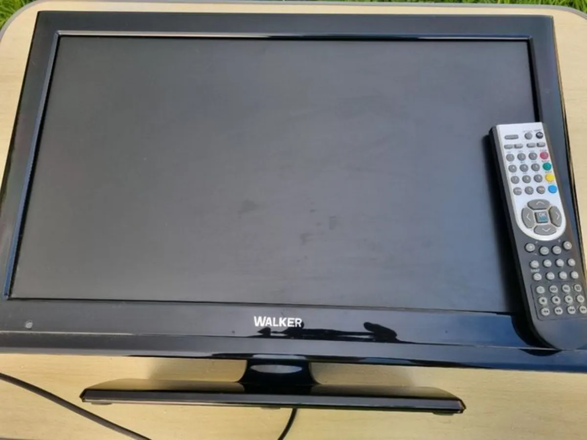 20-inch Walker brand television - Image 3