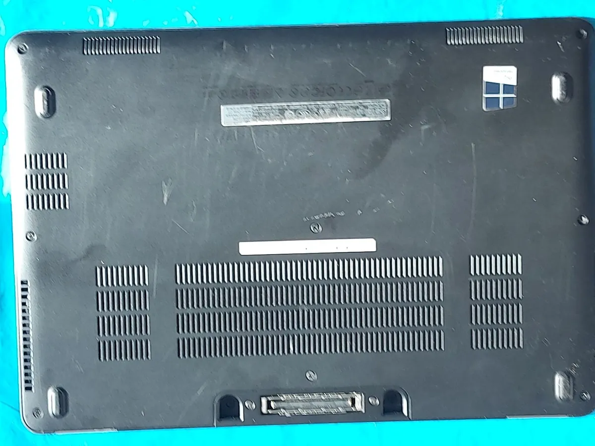 Dell Latitude E7270, 16GB Ram, 500GB SSD, Wins 10 - Image 3