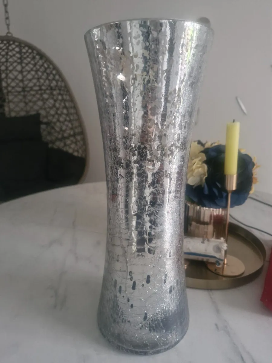 Silver glittered vase - Image 1