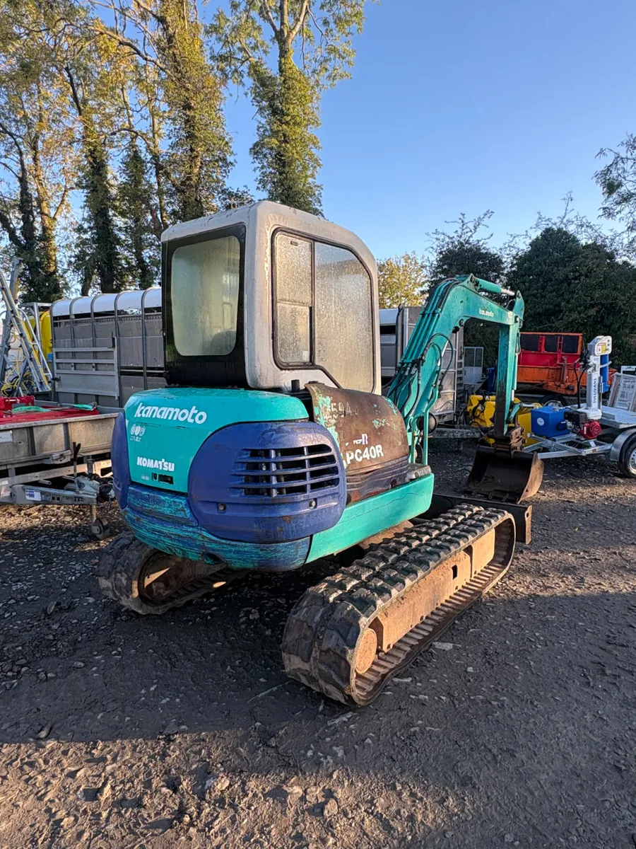Komatsu PC40R digger - Image 2