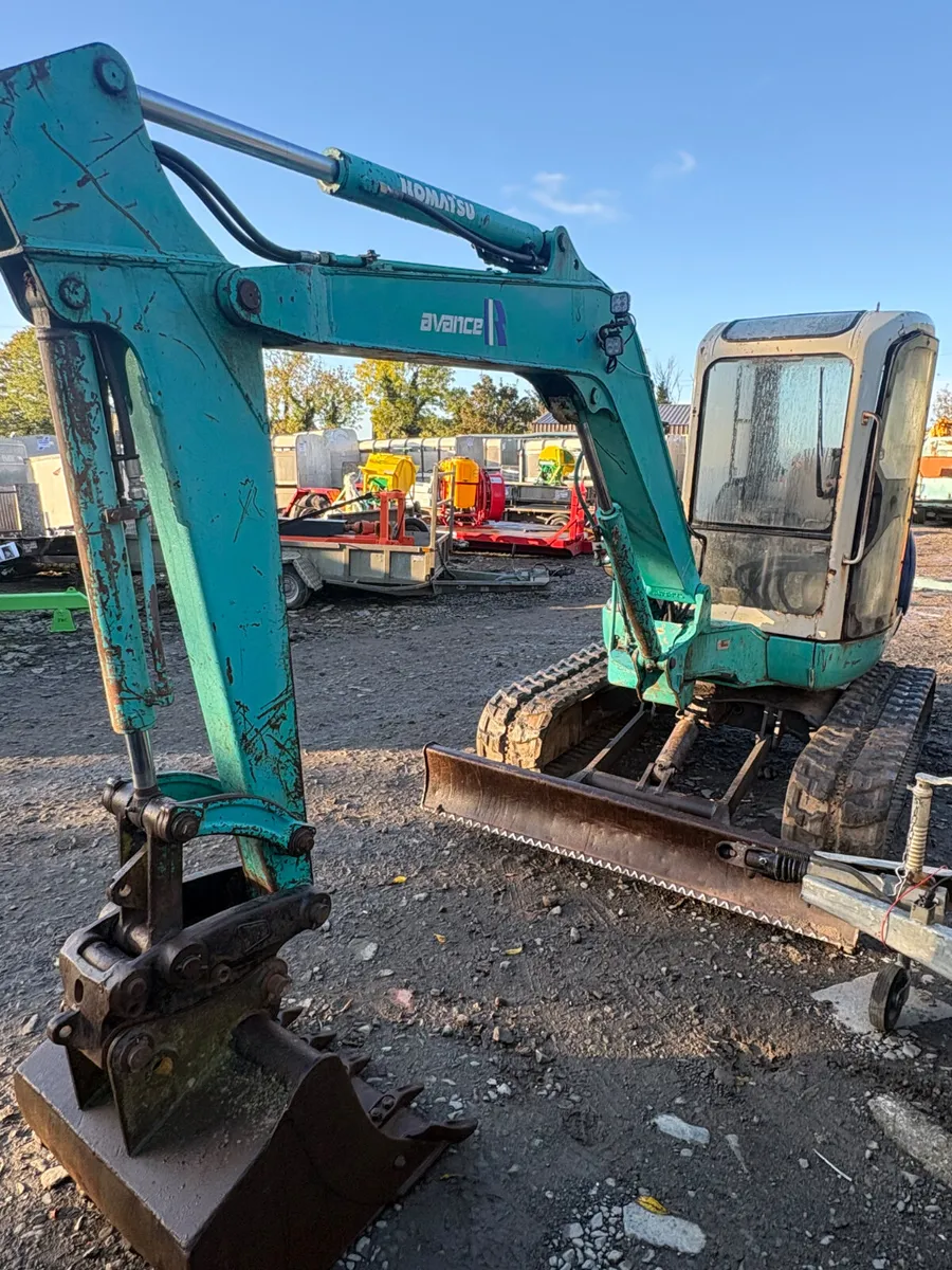 Komatsu PC40R digger - Image 1