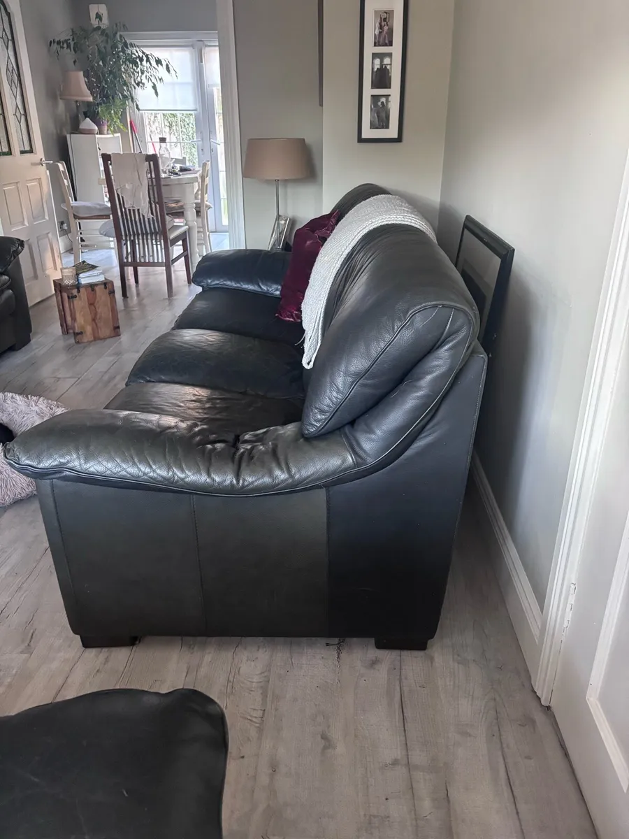 Large three seater couch in good condition - Image 2