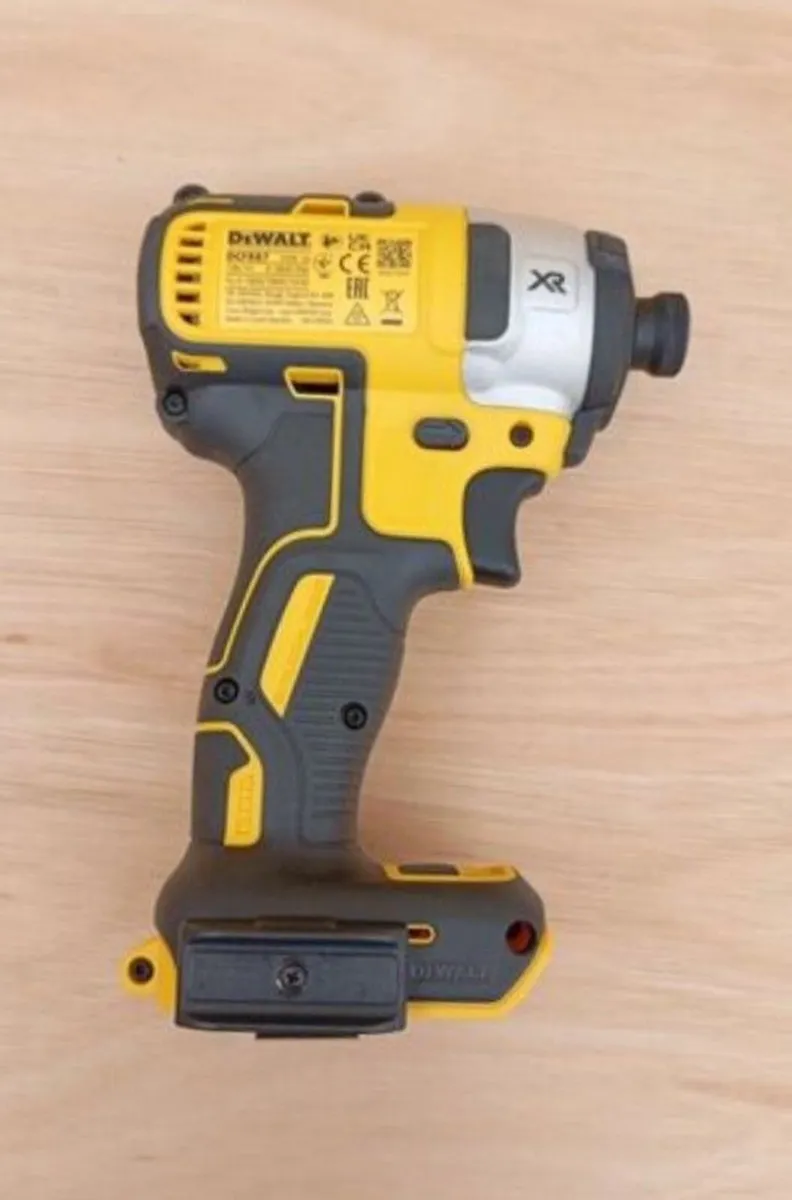 DeWalt dcf887 Impact Driver (New) - Image 2