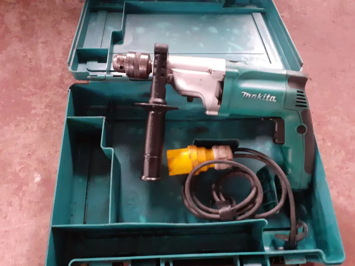 MAKITA HP2050 110V DRILL - Image 1