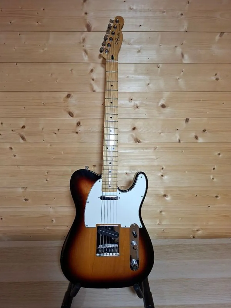 Fender Telecaster 3-Colour Sunburst  Maple Neck + Hard Case - Image 1