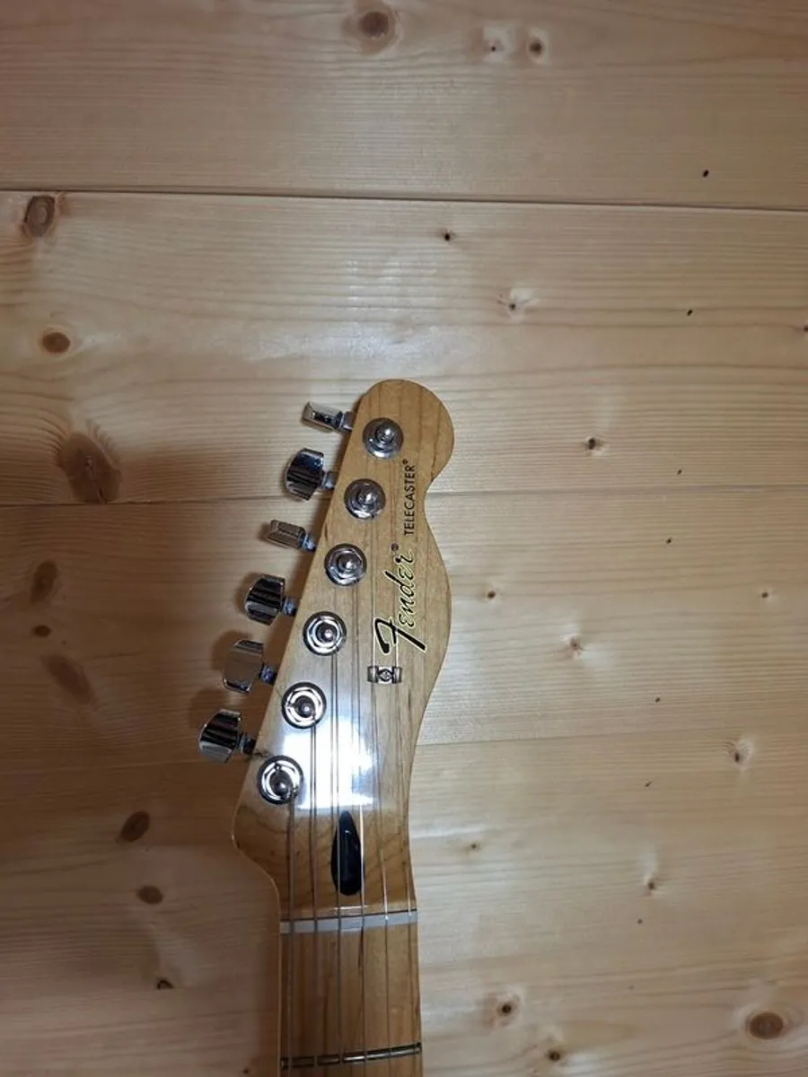 Fender Telecaster 3-Colour Sunburst  Maple Neck + Hard Case - Image 3