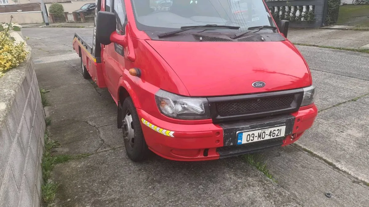 Recuvery truck - Image 1