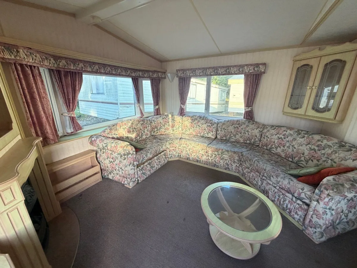 Double Glazed Central Heated - Image 2