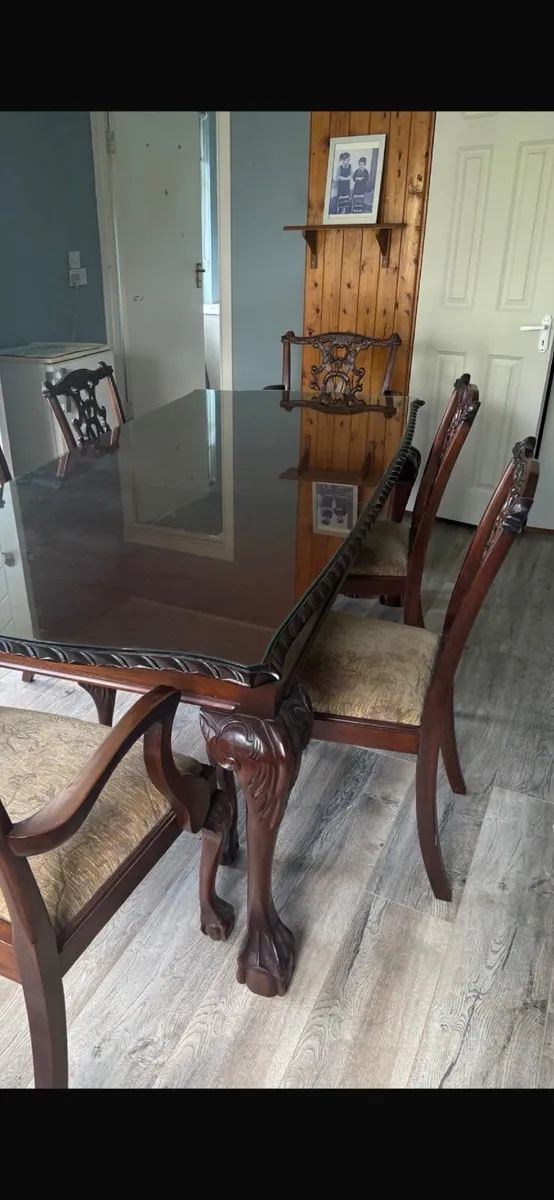 Dining Table and chairs - Image 2