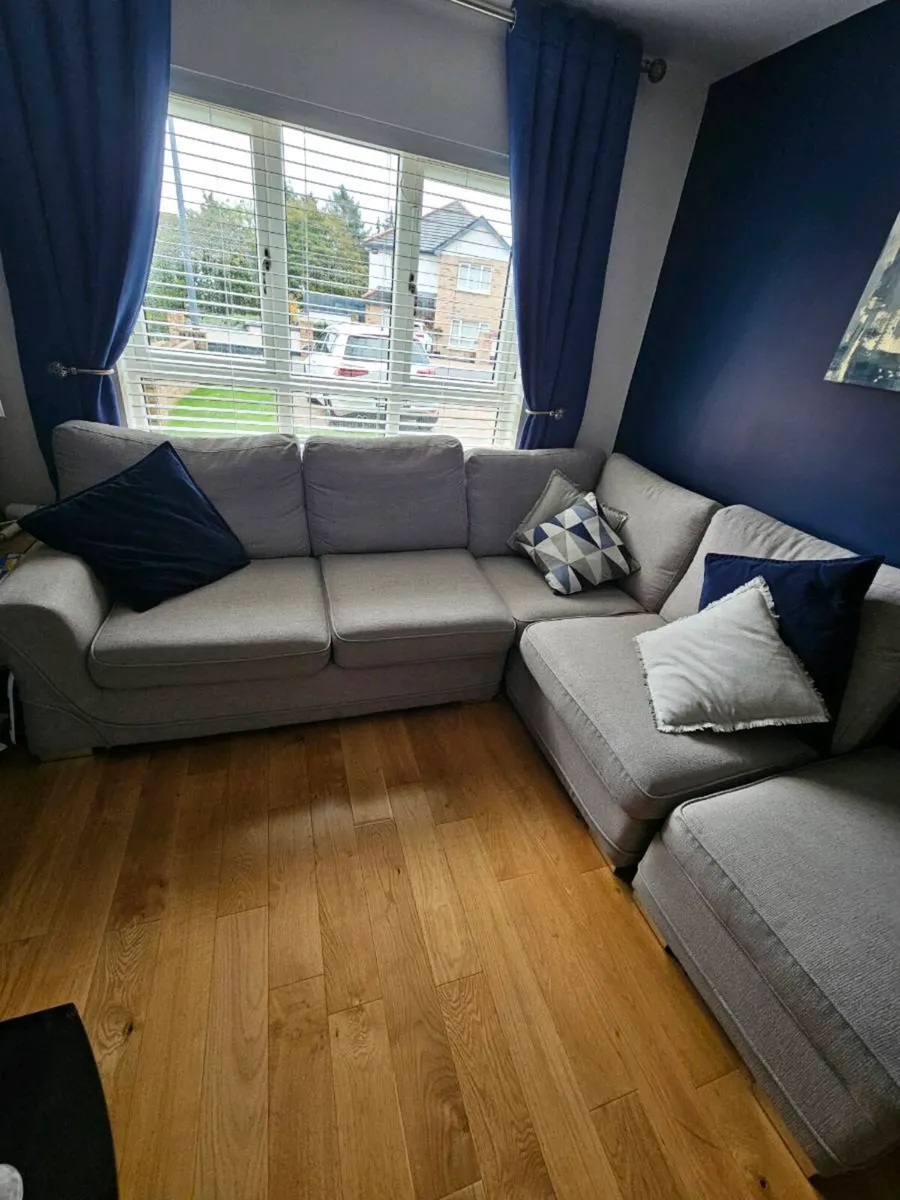 Large corner couch - Image 2