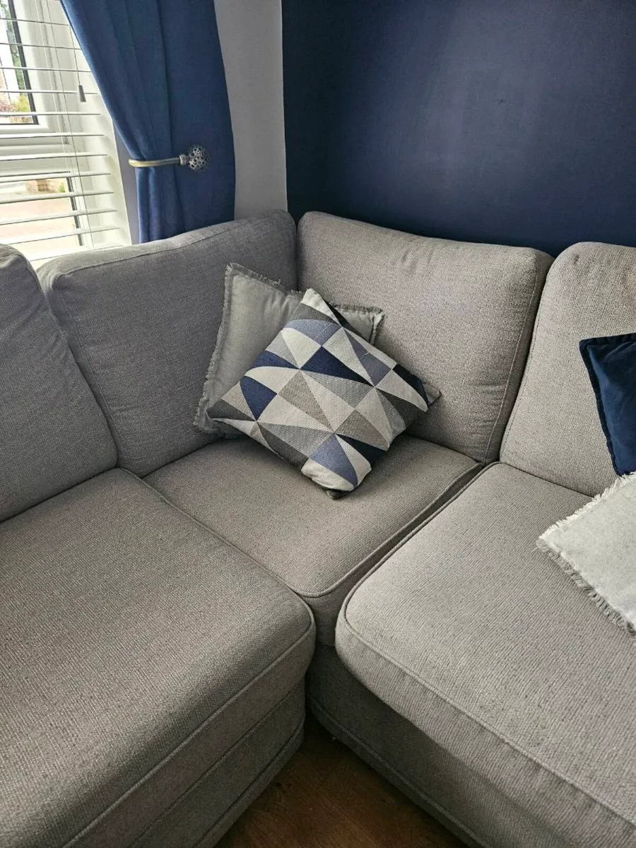 Large corner couch - Image 3