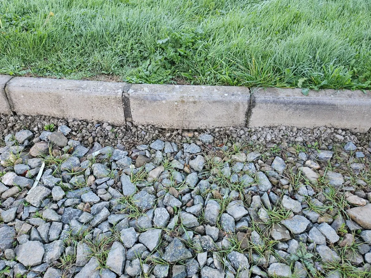 Concrete kerbs - Image 1