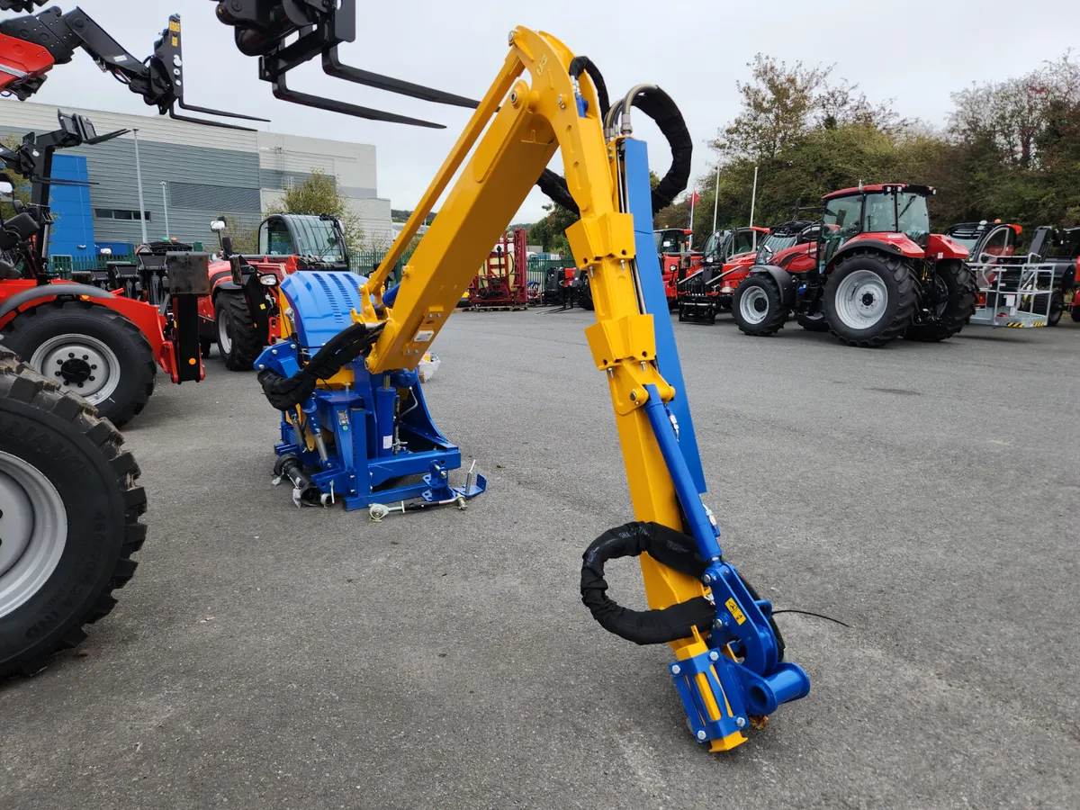 New Bomford Hawk Evo 7.0 hedgecutter - Image 4