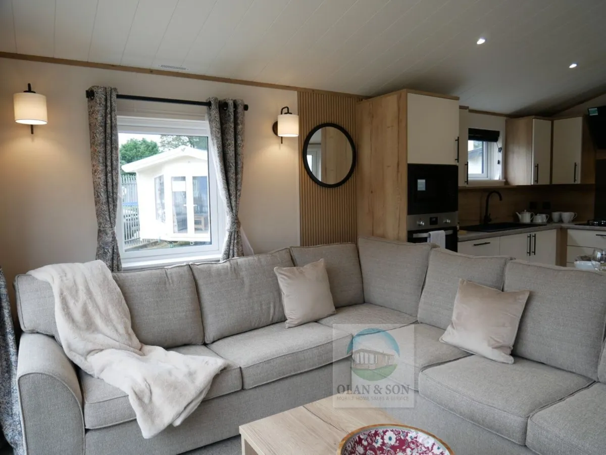 2027 Willerby Woodbridge 40 x 13.5/3Bed - Image 3