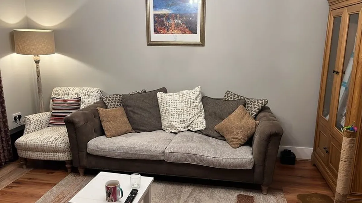 3 seater leather sofa - Image 1