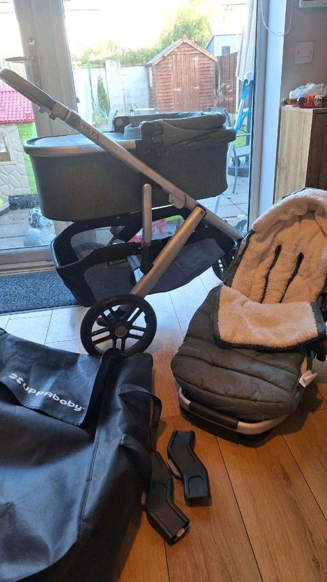 Uppababy vista 2 including foot muff - Image 1