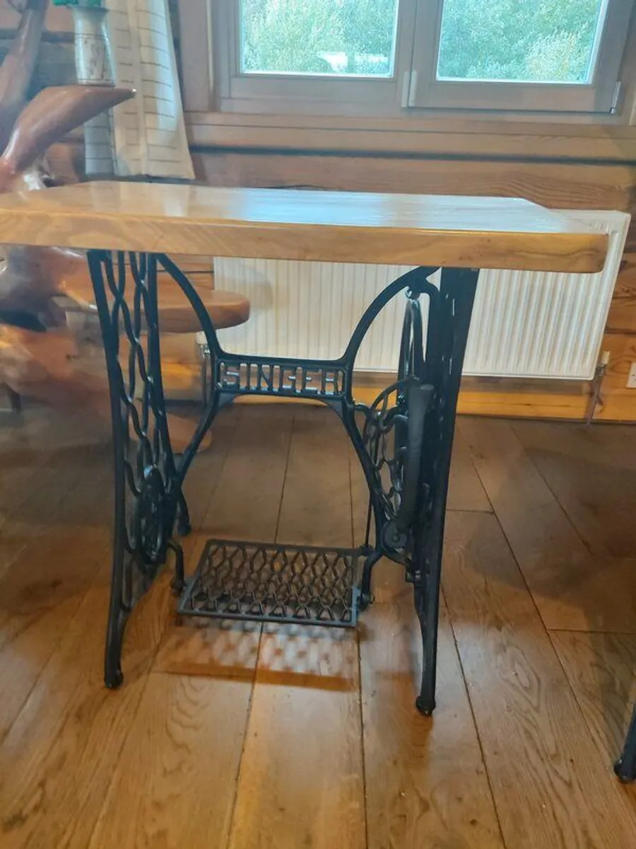 Singer sewing machine table - Image 4