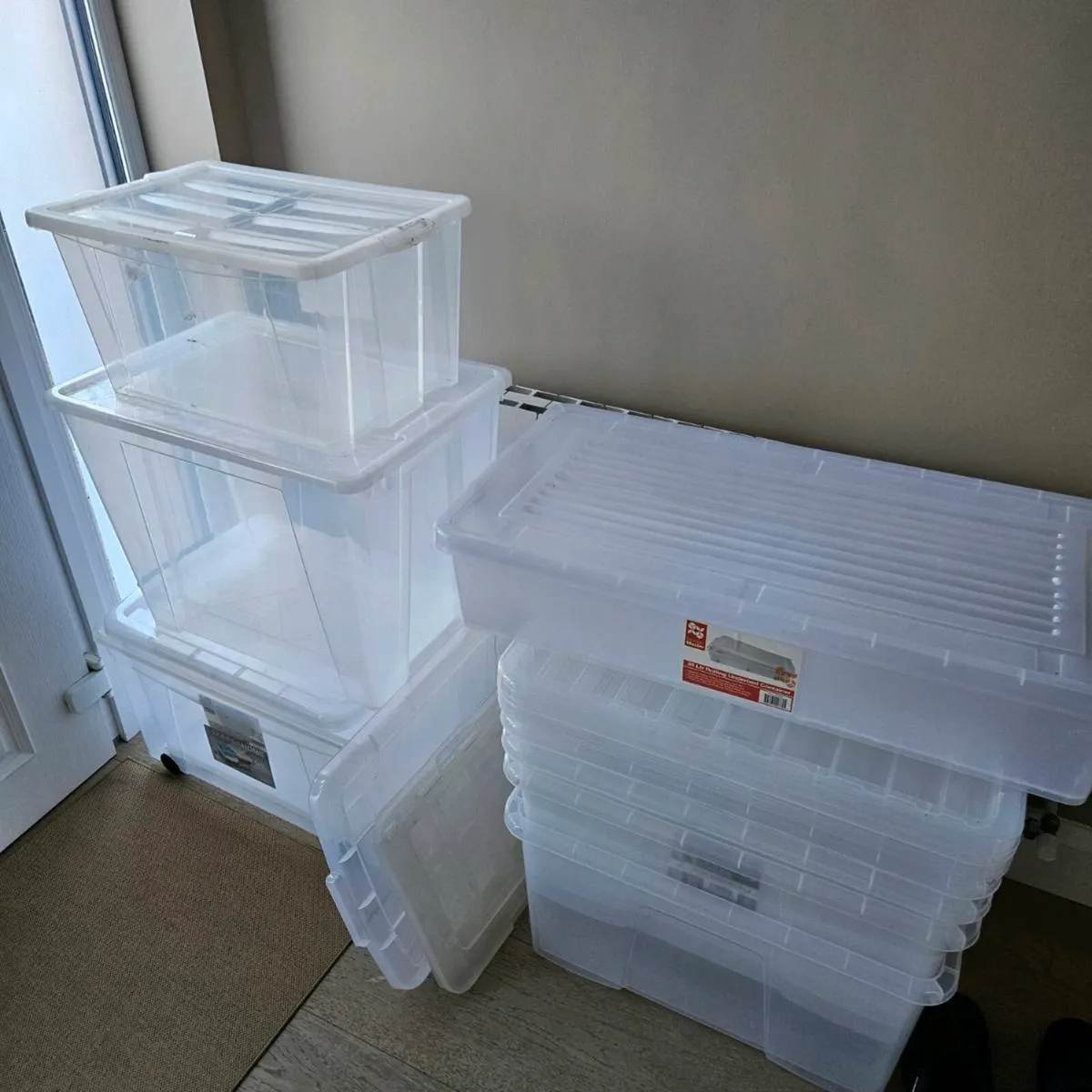 Plastic storage boxes - Image 1