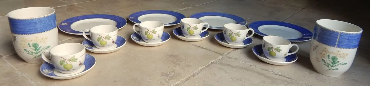 18 Piece Wedgwood ‘Sarah’s Garden’ Queen’s Ware - Image 2