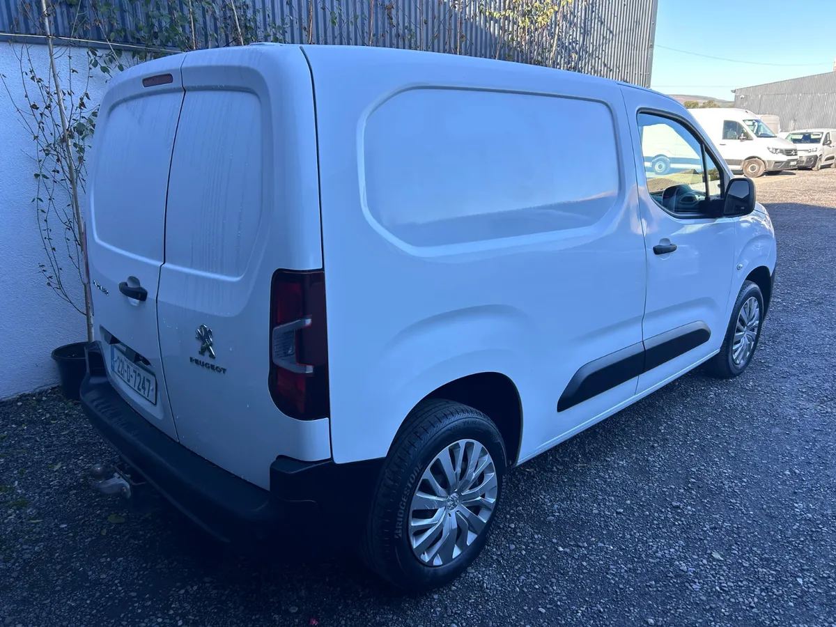 2022 Peugeot Partner ‘Professional- 92km - Image 3