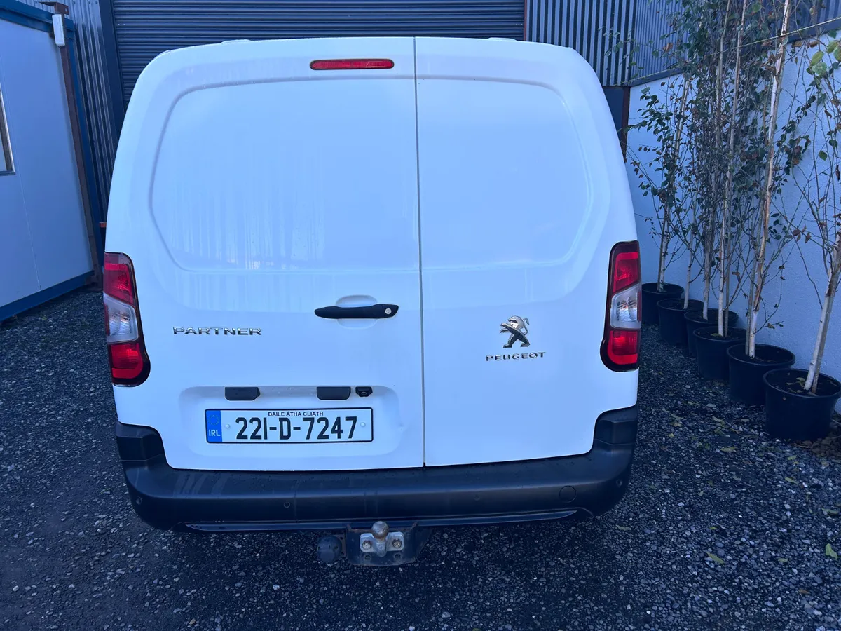 2022 Peugeot Partner ‘Professional- 92km - Image 4