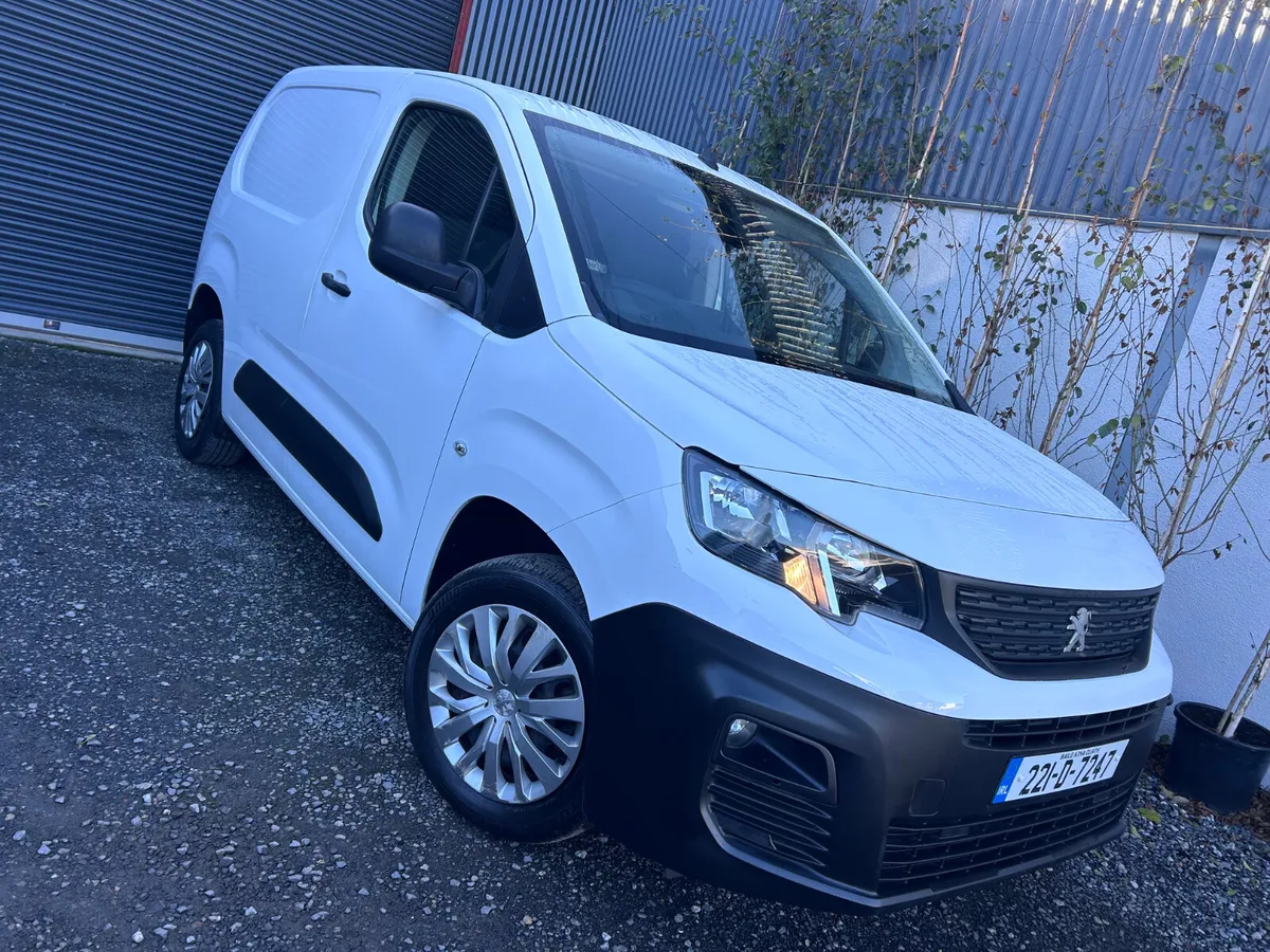 2022 Peugeot Partner ‘Professional- 92km - Image 2