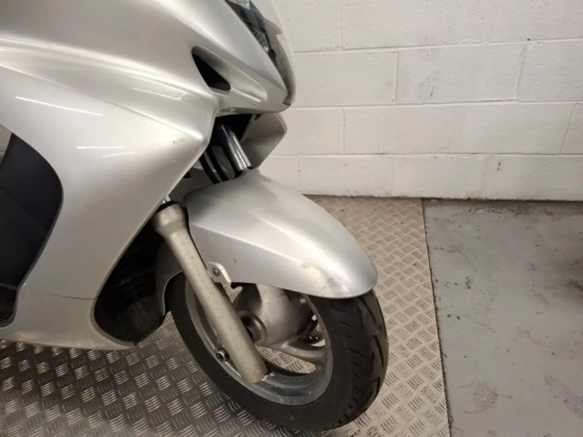Honda Silverwing 600 2002 - Image 3