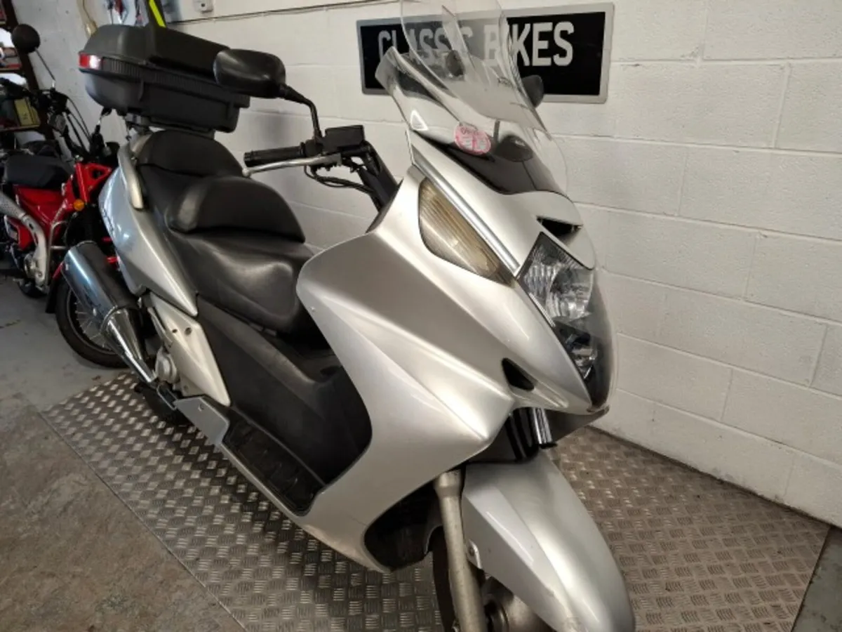 Honda Silverwing 600 2002 - Image 2