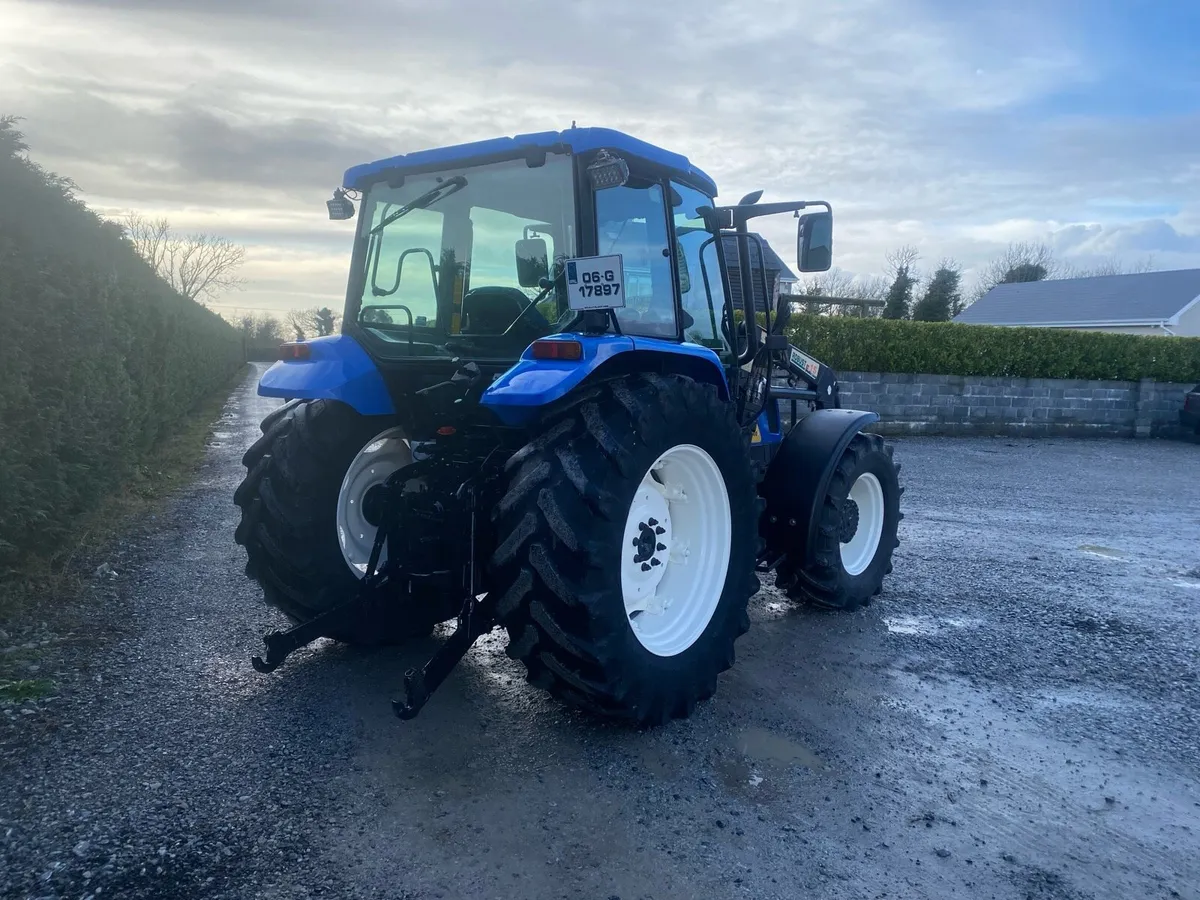 New Holland TL100A - Image 4