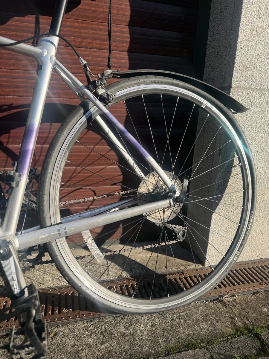 Giant Liv Avail 3 Women’s Roadbike - purple & silv - Image 4