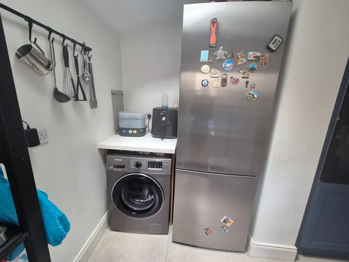 Bosch fridge freezer - Image 2